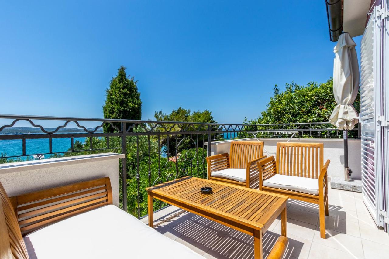 Apartments La Mirage Pirovac Exterior photo