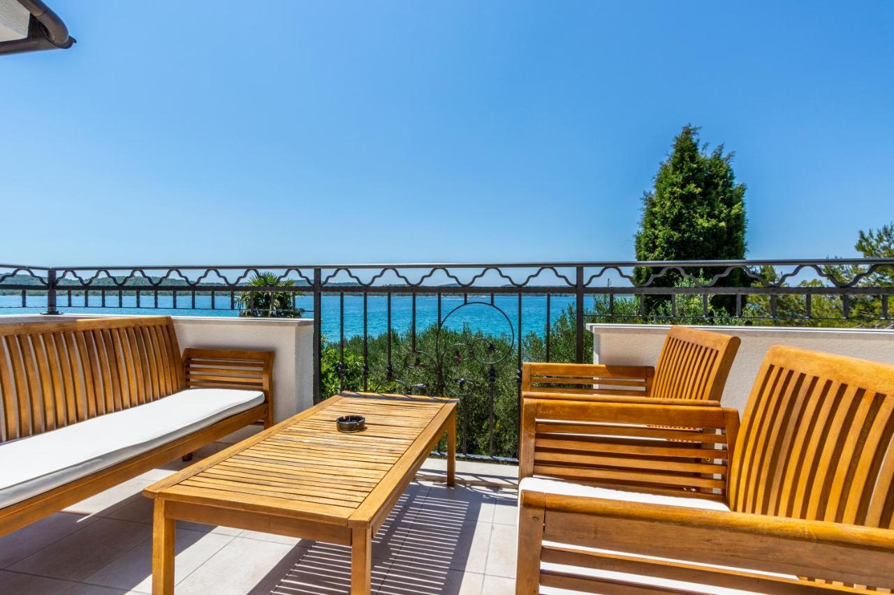 Apartments La Mirage Pirovac Exterior photo