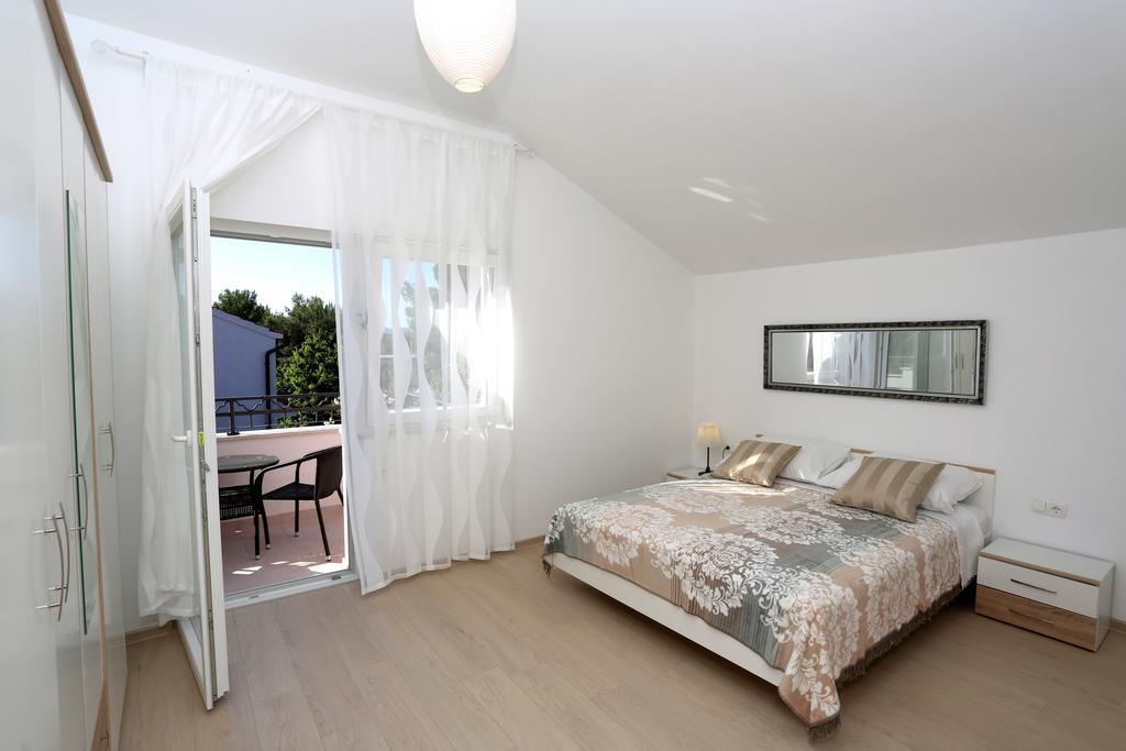 Apartments La Mirage Pirovac Exterior photo
